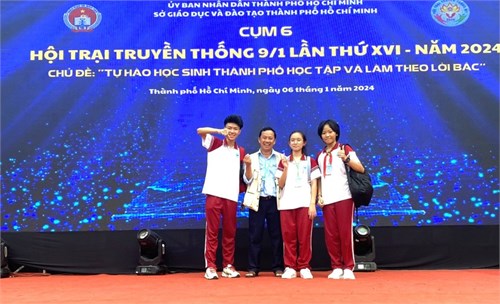 Ngày 05 tháng 01 năm 2024, Thầy Đinh Thanh Hoài Nguyễn - Tổng phụ trách và Đại diện Ban chỉ huy Liên đội  tham gia Hội trại truyền thống 9/1 lần thứ XVI năm 2024 - Chủ đề:  Tự hào học sinh Thành phố học tập và làm theo lời Bác 