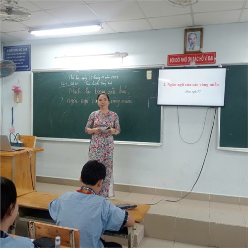 Giáo viên giỏi cấp trường - Ngữ văn 7 - Bài: Thực hành tiếng Việt (Mạch lạc trong văn bản, ngôn ngữ của các vùng miền) (Giáo viên: Cô Trịnh Thị Huệ)
