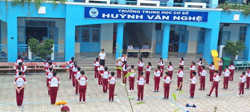 Giáo viên giỏi cấp trường - Giáo dục thể chất 8 - Chủ đề: Chạy cự ly ngắn 100m (Giáo viên: Thầy Trần Viết Dũng)