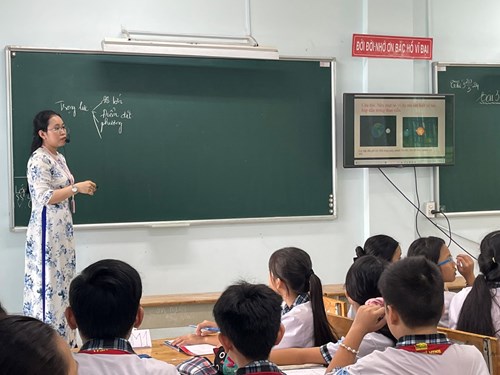 Thao giảng chuyên đề tháng 03/2024 - Khoa học tự nhiên 6 - Bài 37: Lực hấp dẫn (Giáo viên: Cô Đào Ngọc Hồng Liên)