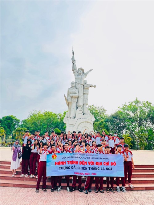 Ngày 05 tháng 04 năm 2024, Trường Trung học cơ sở Huỳnh Văn Nghệ tổ chức cho học sinh tham gia hoạt động ngoại khóa Học kì II tại khu di tích lịch sử Tượng đài  Chiến thắng La Ngà ; khu du lịch  Suối Mơ  tỉnh Đồng Nai