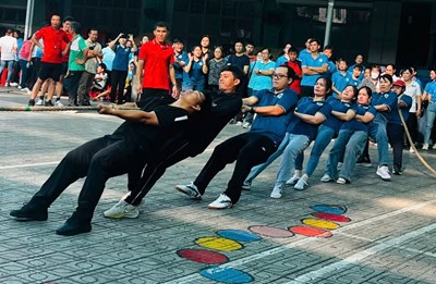 Tham dự bộ môn đá cầu -  Hội thao chào mừng kỷ niệm ngày Nhà giáo Việt Nam 20/11 