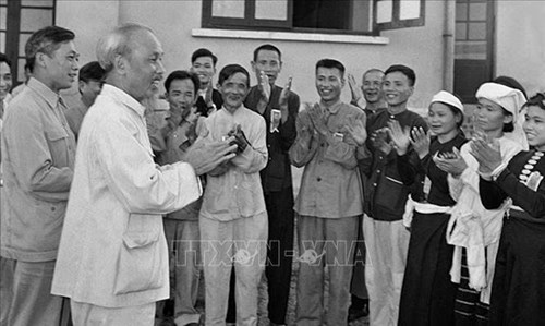 Kỷ niệm 94 năm Ngày truyền thống Mặt trận Tổ quốc Việt Nam (18/11/1930 - 18/11/2024) và Kỷ niệm 64 năm Ngày thành lập Mặt trận Dân tộc giải phóng miền Nam (20/12/1960 - 20/12/2024)