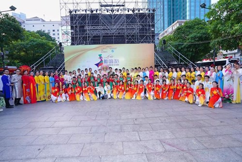 Giải Khuyến khích - Chung kết  Duyên dáng áo dài năm 2024 