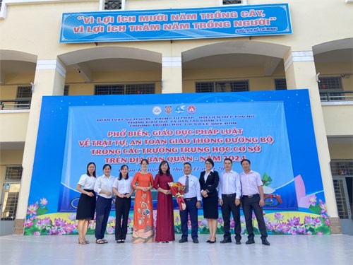 Phổ biến, giáo dục pháp luật về trật tự, an toàn giao thông đường bộ tại trường THCS Lê Quý Đôn