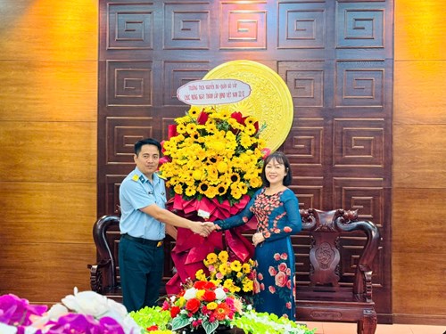 Trường THCS Nguyễn Du chúc mừng kỷ niệm 80 năm ngày Quân đội Nhân dân Việt Nam (22/12/1944 - 22/12/2024) 🌻🌻