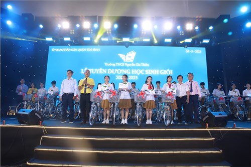 Danh sách Học sinh được tuyên dương khen thưởng trong Lễ Tuyên dương Học sinh giỏi năm học 2023 - 2024