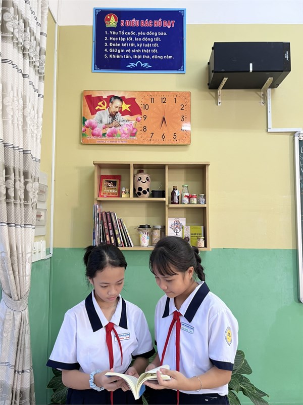 Chi đội lớp 6A1 thực hiện Không gian văn hóa Hồ Chí Minh