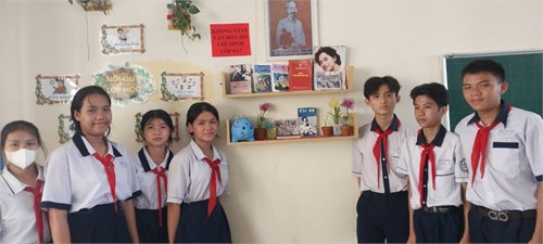Chi đội lớp 8A2 thực hiện Không gian văn hóa Hồ Chí Minh