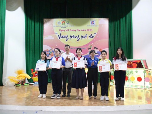 Liên đội trường THCS Nguyễn Thị Hương tham gia và đạt giải cao tại ngày hội Trung thu 2024 chủ đề  Vầng trăng tuổi thơ .