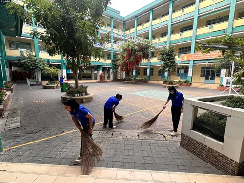 Ngày 25 tháng 02 năm 2024 Chi đoàn Trường THCS Nguyễn Văn Nghi ra quân thực hiện ngày Chủ nhật xanh