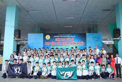 Sinh hoạt dưới cờ - HĐTN, HN tập thể lớp 7/1 và 7/2