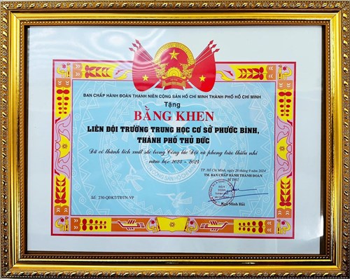 Liên đội THCS Phước Bình nhận bằng khen của Đoàn TNCS Hồ Chí Minh thành phố Hồ Chí Minh
