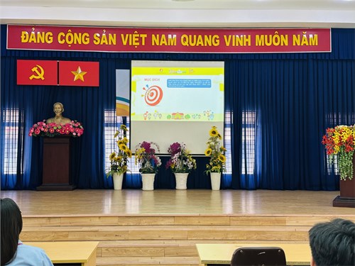 Triển khai Chương trình  Tuổi trẻ Việt Nam rèn đức luyện tài, dẫn dắt tương lai 