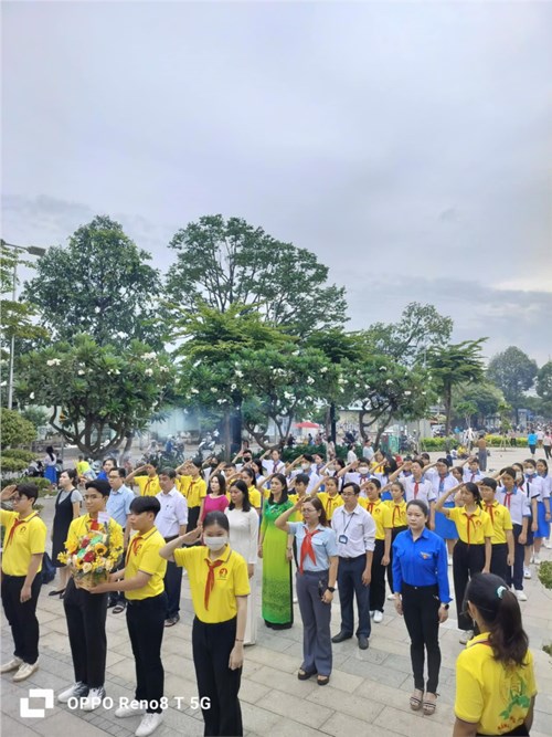 Thực Hiện Truyền Thống “Uống Nước Nhớ Nguồn “ - Trường THCS Phú Thọ Đến Thắp Hương Khu Tưởng Niệm An Ninh T4