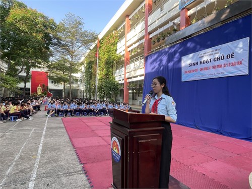 Sáng thứ 2 ngày 11/3/2024, trường THCS Quang Trung tổ chức sinh hoạt các nội dung sau:
- Sinh hoạt chủ đề  Anh Phan Đình Giót - Anh hùng lấy thân mình lấp lỗ châu mai .
- Khen thưởng học sinh đạt giải Thể dục thể thao
- Kể chuyện về học tập và làm theo tư tưởng, đạo đức, phong cách Hồ Chí Minh.