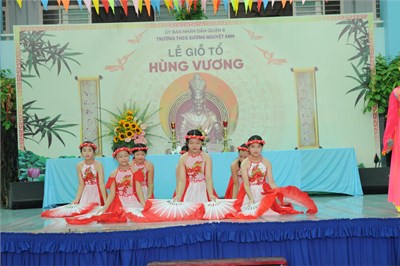 Giỗ tổ vua hùng tại trường THCS Sương Nguyệt Anh