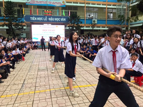 Trường THCS Tân Bình tổ chức Hội thi Kéo co chào mừng Ngày Nhà giáo Việt Nam 20 tháng 11