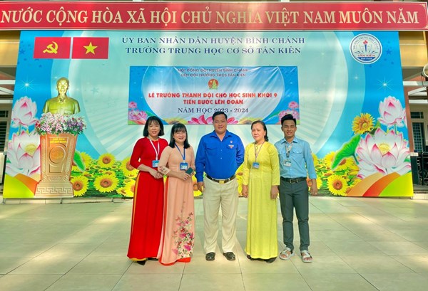 Lễ trưởng thành Đội cho học sinh khối 09 tiến bước lên Đoàn năm học 2023 - 2024
