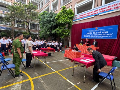 Phiên tòa giả định và truyền thông, thực hiện trợ giúp pháp lý ở cơ sở   tại trường THCS Tân Thới Hòa