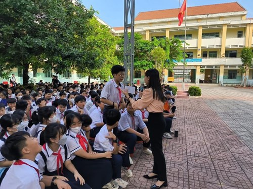 Truyền thông về Chăm sóc sức khỏe sinh sản Vị thành niên cho học sinh