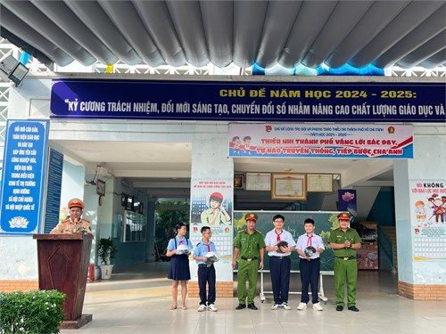 Tuyên truyền ATGT cùng em vững bước, phòng chống bạo lực học đường, thuốc lá điện tử.