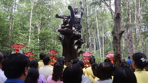 Chương trình Về nguồn - Dâng hương, dâng hoa tại Di tích lịch sử Chiến khu Rừng Sác-Cần Giờ quý 4/2023