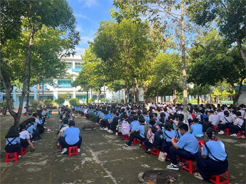 Trường THCS Thị Trấn 2 chào đón học sinh tựu trường - Năm học 2024-2025