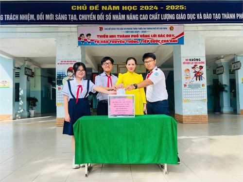 Hoạt động ủng hộ của tập thể học sinh nhà trường Ủng hộ đồng bào bị thiệt hại do cơn bão số 3 gây ra