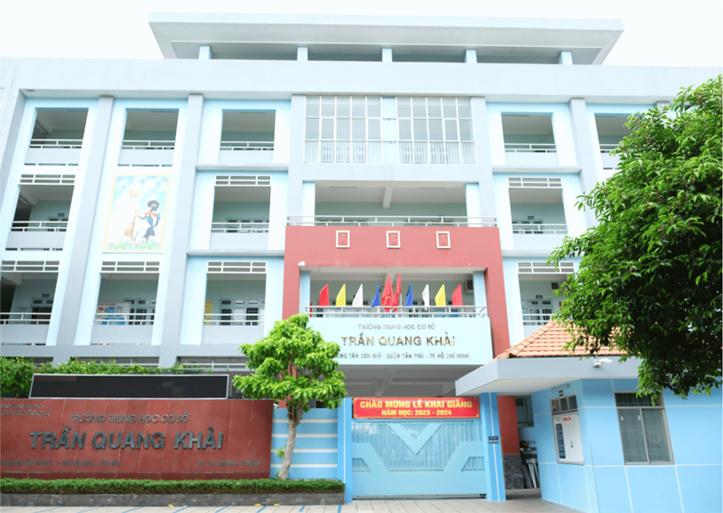 Trường trung học cơ sở Trần Quang Khải - Ngôi Nhà Xanh thân yêu của bao thế hệ học trò