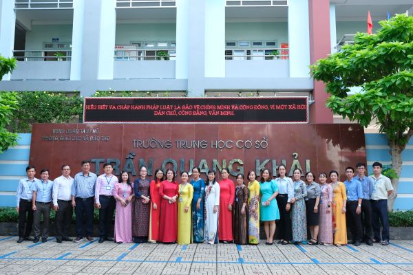 Trường THCS Trần Quang Khải đón đoàn đánh giá ngoài về kiểm định chính thức