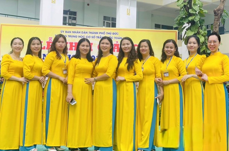 Chặng đường phát triển đi lên của tổ Ngữ văn