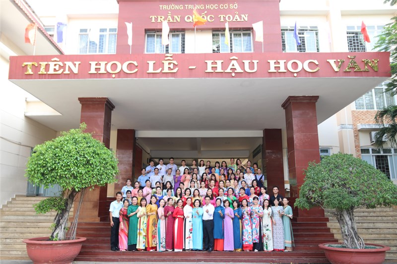TRƯỜNG TRUNG HỌC CƠ SỞ TRẦN QUỐC TOẢN
Năm học : 2023 - 2024
