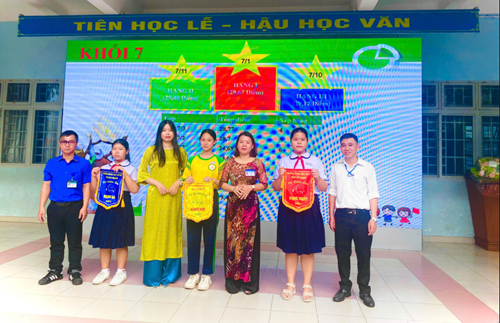 Tổng kết thi đua Tuần 11 và sinh hoạt chuyên đề