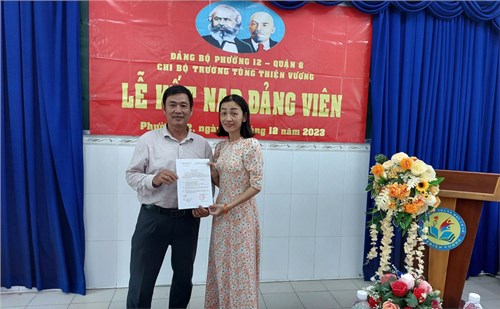 Lễ kết nạp đảng viên mới