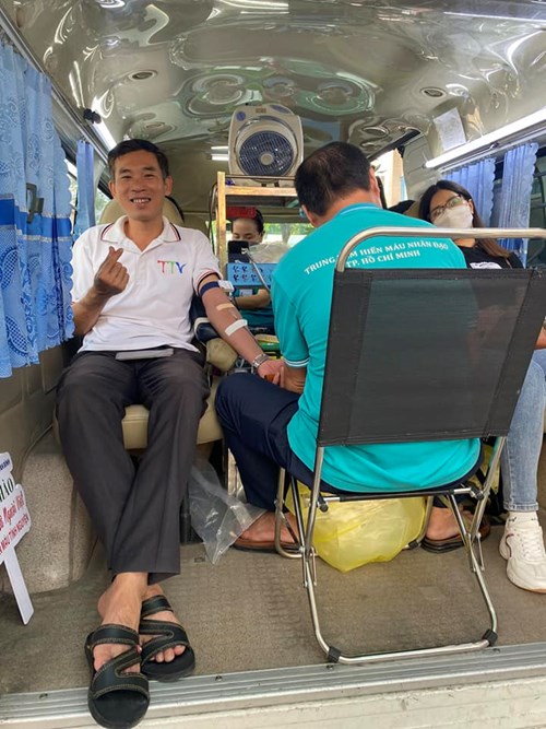 Công đoàn viên tham gia hiến máu nhân đạo