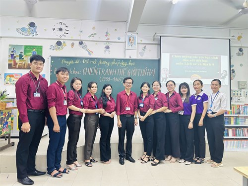 Một số hình ảnh sinh hoạt chuyên môn tuần 3_Chuyên đề đổi mới phương pháp dạy học_Bài dạy minh hoạt: Chiến tranh thế giới thứ hai (1939-1945)_GV thực hiện: Đặng Phúc An Khang