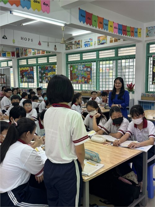 Hình ảnh tiết NCBH môn Toán 6_Chu vi và diện tích một số hình trong thực tế_GV thực hiện Lê Thị Tuyết Ngân