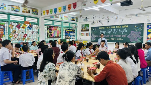 Họp mặt đội tuyển thi học sinh giỏi cấp thành phố năm học 2023-2024