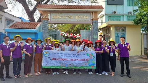 Hình ảnh hoạt động trải nghiệm Tổ Khoa học xã hội