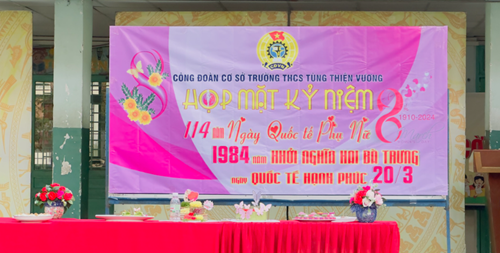Hình ảnh họp mặt kỉ niệm 114 năm ngày Quốc tế phụ nữ 8/3