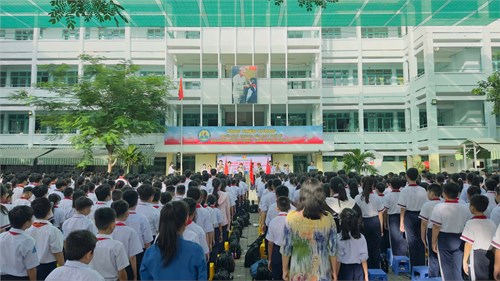 Hình ảnh tiết sinh hoạt dưới cờ Tuần 2