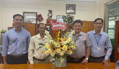 Trường THPT Minh Đức đến thăm trường