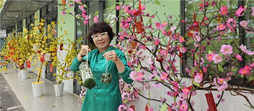Hoạt động gói bánh chưng tại trường THCS Võ Thành Trang Tết Giáp Thìn 2024