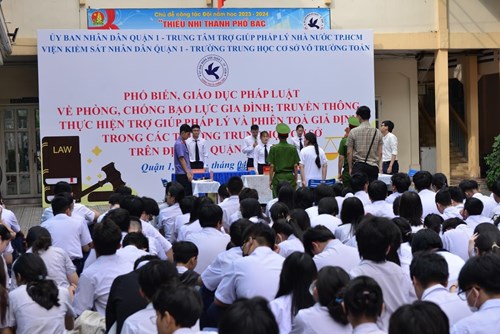 Trợ giúp pháp lý và Phiên tòa giả định tại trường THCS Võ Trường Toản