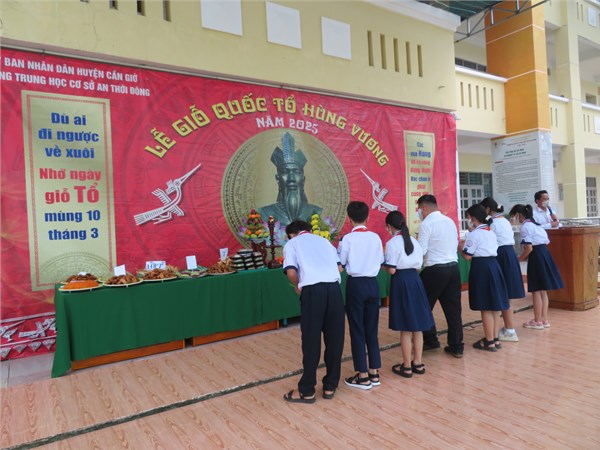 <a href="/tin-tuc-su-kien/to-chuc-le-gio-to-hung-vuong/ct/13427/698035">Tổ chức lễ giỗ Tổ Hùng Vương</a>