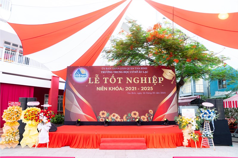 Lễ Tốt Nghiệp | Niên khoá 2021 - 2025