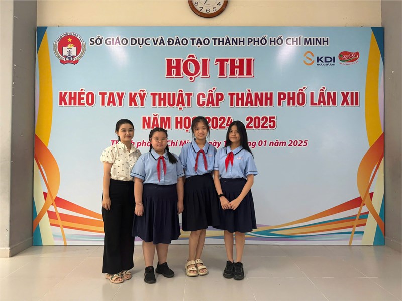 <a href="/tin-tuc/tuyen-duong-02-hoc-sinh-dat-giai-hoi-thi-kheo-tay-ky-thuat-cap-thanh-pho-nam-ho/ctfull/30878/691853">Tuyên dương 02 học sinh đạt giải Hội thi Khéo<span class=bacham>...</span></a>
