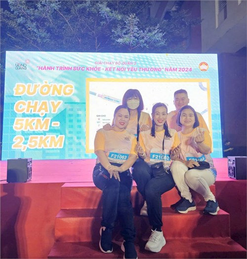 Công đoàn viên Trường THCS Bàn Cờ hào hứng tham gia Giải chạy bộ Quận 3 với chủ đề “Hành trình sức khỏe – Kết nối yêu thương” năm 2024