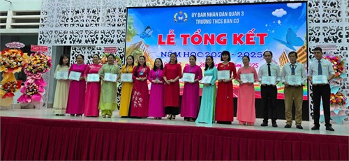 <a href="/tin-tuc-hoat-dong/le-tong-ket-nam-hoc-2024-2025-truong-thcs-ban-co-vinh-danh-nhung-ca-nhan-xuat-s/ctfull/11894/704410">Lễ tổng kết năm học 2024 – 2025: trường thcs<span class=bacham>...</span></a>
